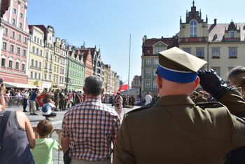 Wrocław: Święto Wojska Polskiego. Na Rynku pojawiły się tłumy