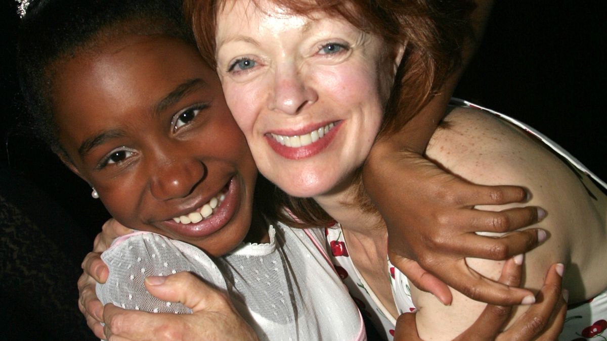 Na zdjęciu: Kianna Underwood i Frances Fisher 