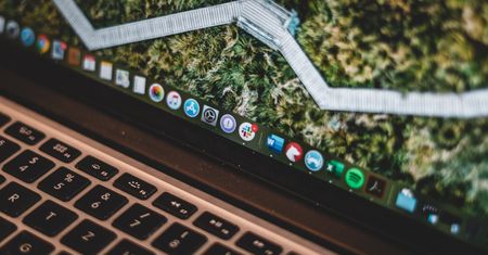 Apple patentuje osobliwą klawiaturę. Pomysł na układ klawiszy to... brak pomysłu