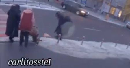 Ukraiński weteran upadł na ulicy. Zobaczcie tylko, co zrobili ludzie