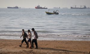 Iran chce pieniędzy za przepuszczenie przez Ormuz. USA odradzają i grożą sankcjami
