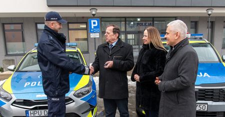 Trzy nowe radiowozy dla policji w powiecie pilskim