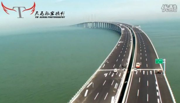 Najdłuższy most na świecie otwarty w Chinach [wideo]