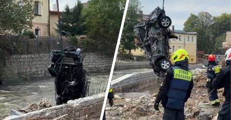 Obawiają się najgorszego. Z koryta wyciągają samochody