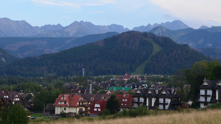 Widok z Antałówki na Tatry należy do najpiękniejszych w Zakopanem