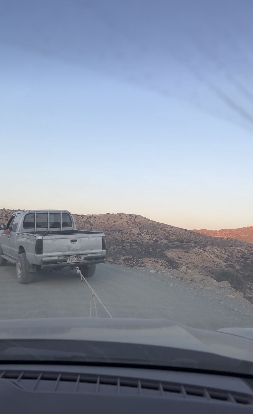 Awaria auta Ewy Chodakowskiej i Lefterisa