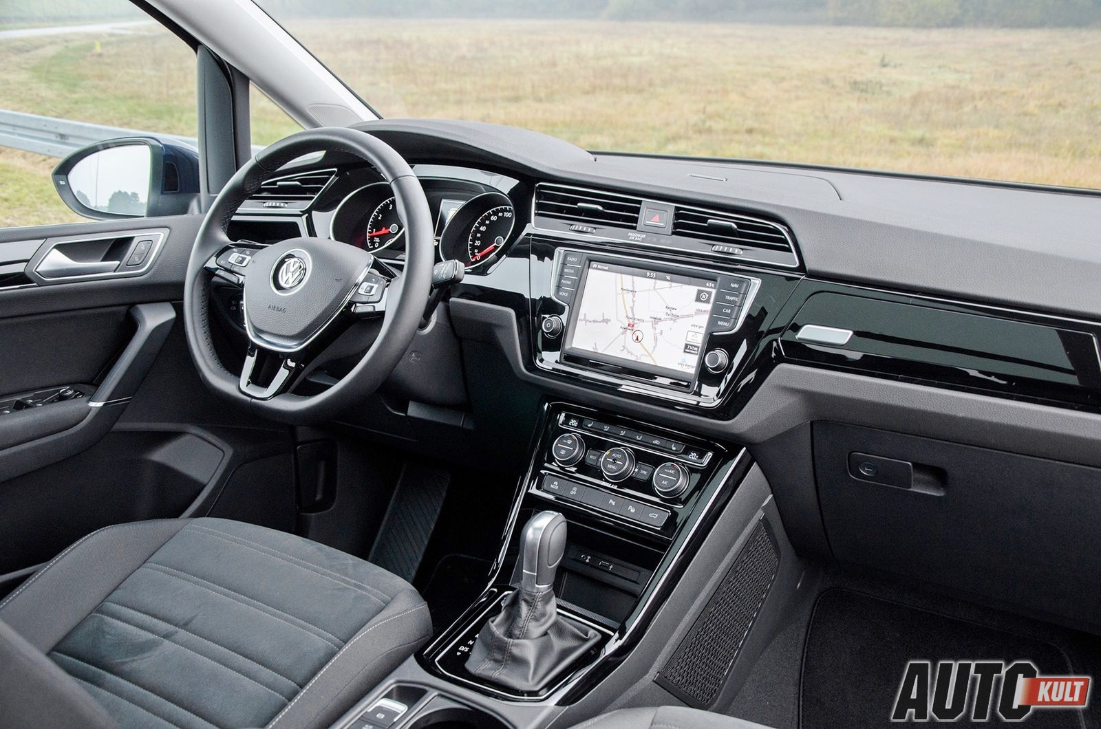 Deska rozdzielcza jak to w Volkswagenie - taka jak w każdym innym