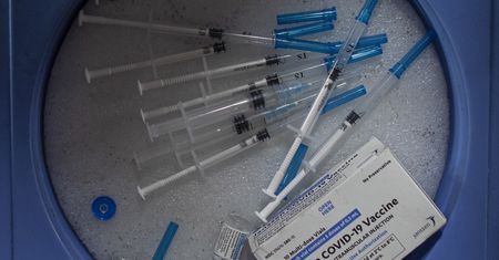 Koronawirus. "Szczepionka J&J może być mniej skuteczna przeciwko Delcie"