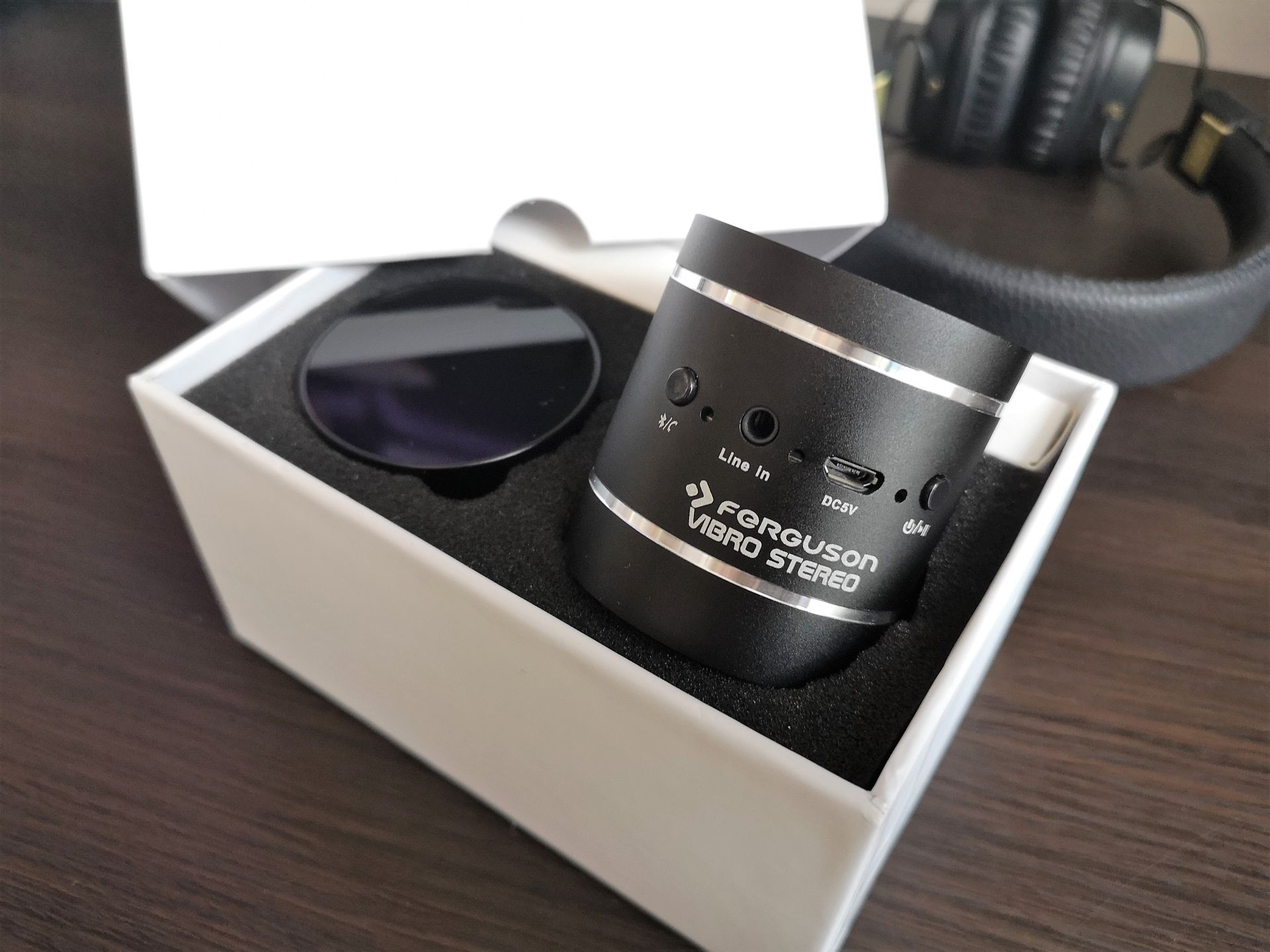 Test Ferguson Vibro Stereo – niech gra muzyka z biurka, podłogi… wanny! 2