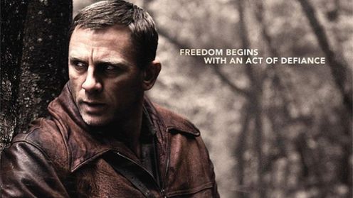 Daniel Craig w nowym zwiastunie i na plakacie Oporu 1