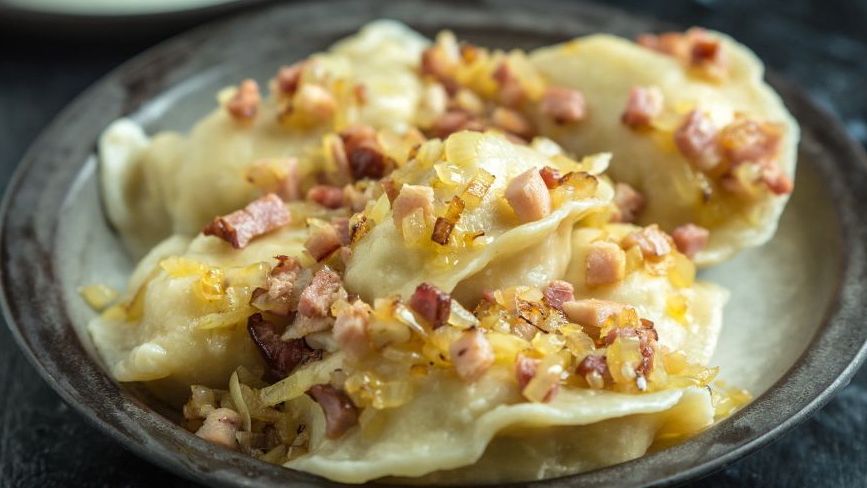 Pierogi drwala z boczkiem to pomysł na obiad dla całej rodziny