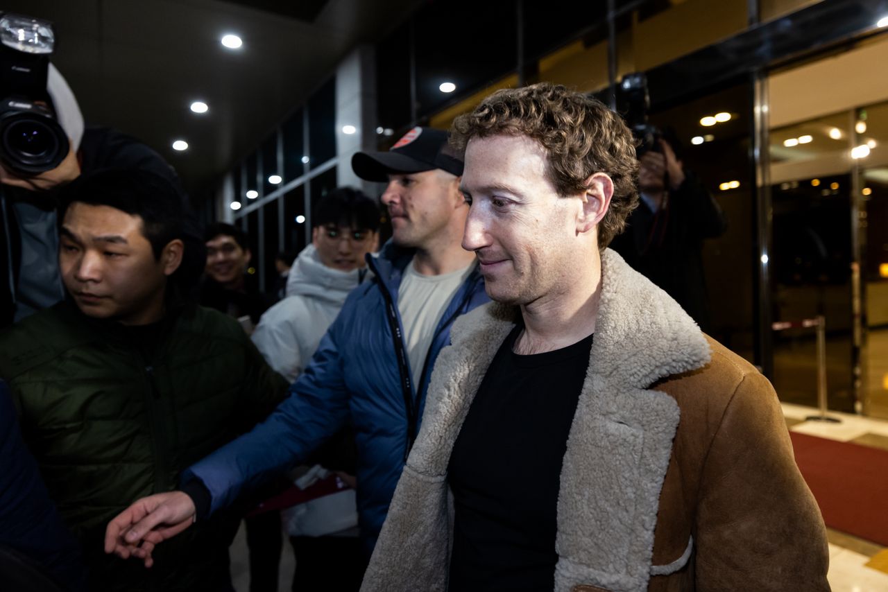 Zuckerberg Outpaces Musk in Richest Billionaires Race Amid Tech Surge