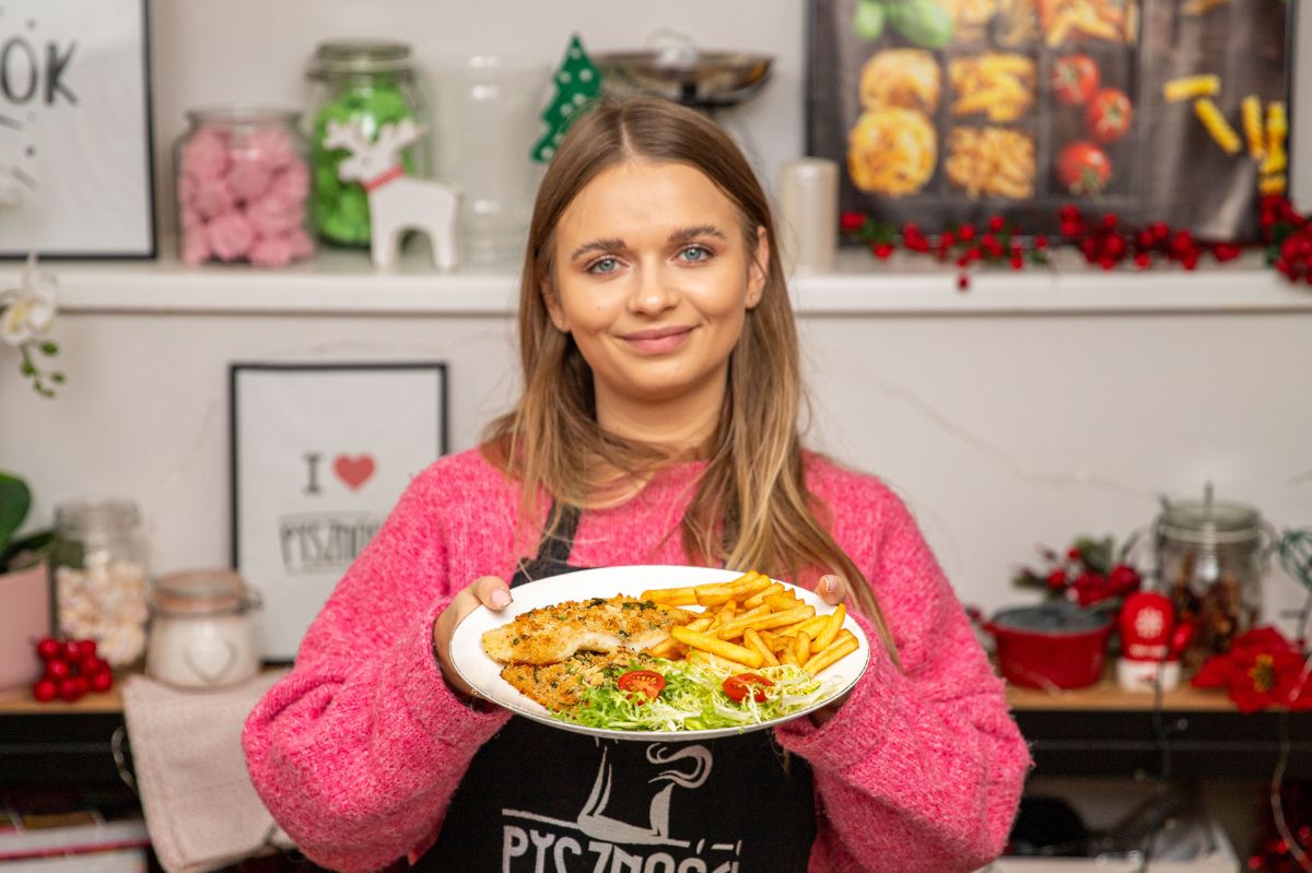 Pieczona ryba w lekkiej panierce praktycznie robi się sama. Jej smak jest fenomenalny