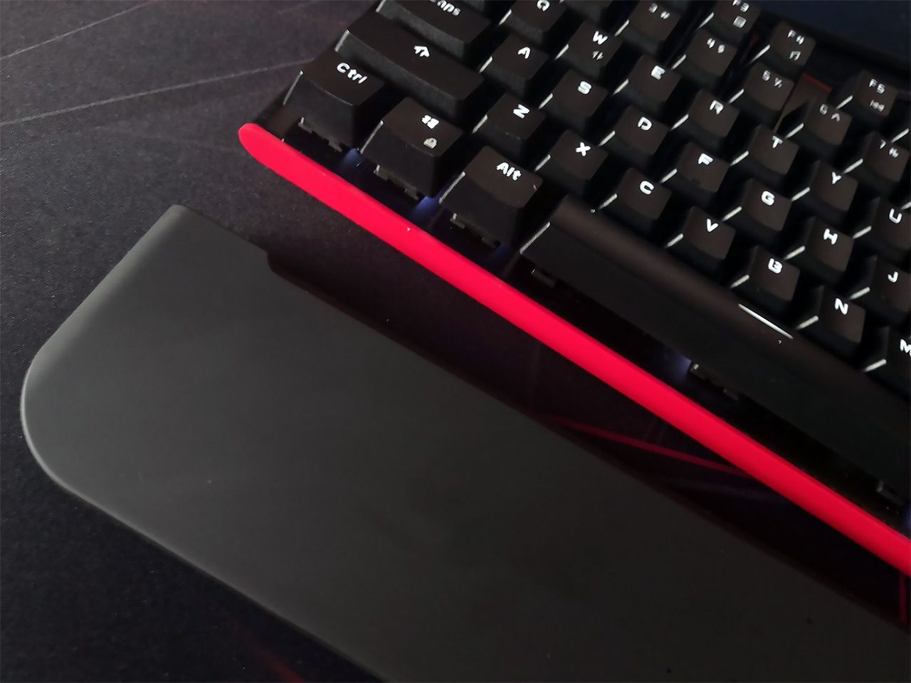 Test Genesis RX85 – pełnowymiarowa klawiatura mechaniczna z podpórką, na każdą kieszeń 5