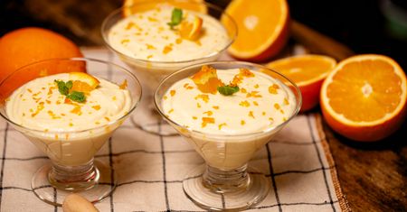 Weź pomarańcze, mascarpone i mikser. Ten deser pokochasz od pierwszej łyżki