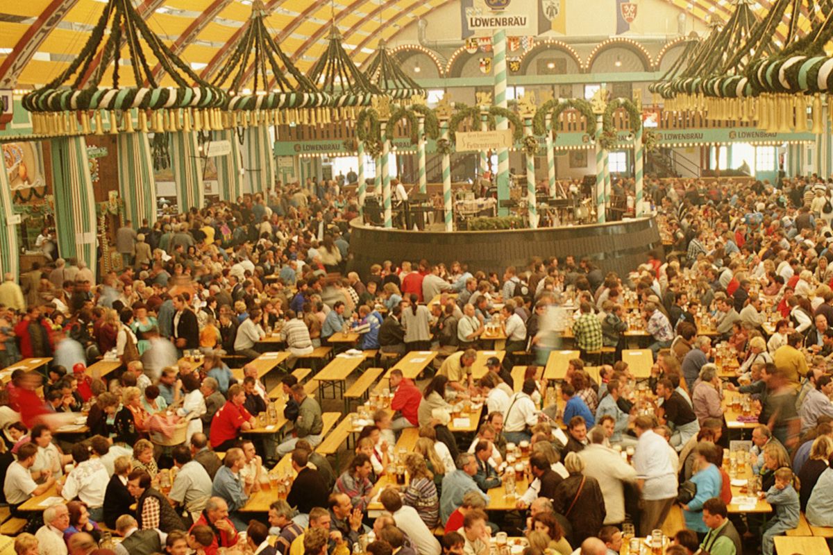 Marynarki, marihuana, a nawet odkurzacz. Zaskakujące zguby na Oktoberfest