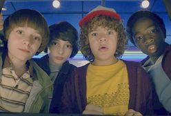 Gwiazdor "Stranger Things" dorabia w restauracji. Poznają go nawet w masce