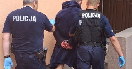 Brutalne zabójstwo w Puławach. Kilka razy dźgnął znajomą nożem