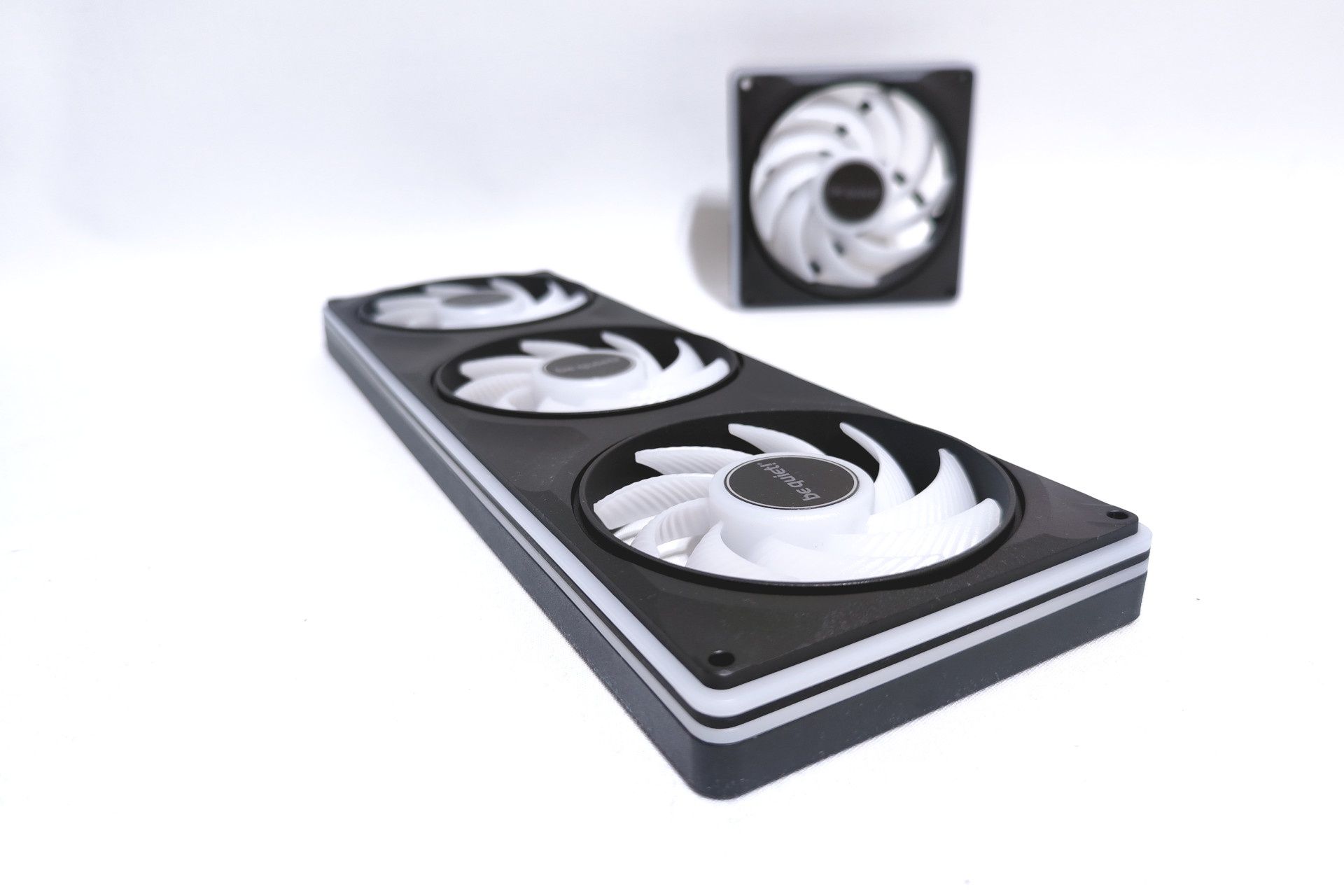 Wentylatory be quiet! Light Wings Pro IO 360 mm i Light Wings Pro IO 120 mm Expansion