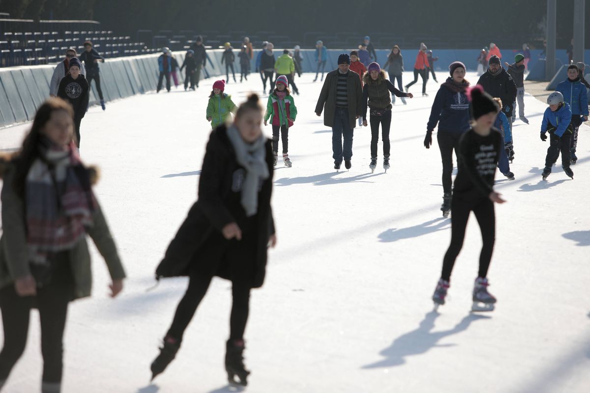 Warszawa. Radny Ursynowa walczy o lodowisko już w lipcu. Jest interpelacja w tej sprawie