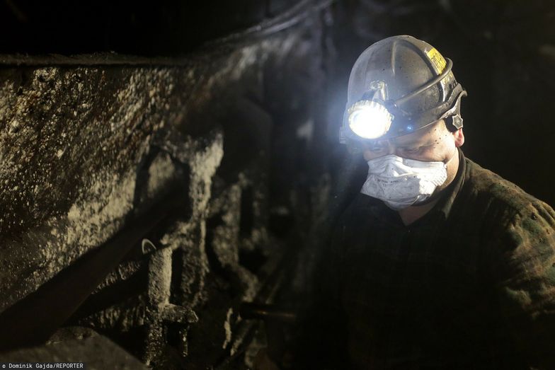 Ile właściwie zarabiają górnicy? Najwięcej dostaną pracownicy przed 40-tką. Niektórzy zgarną nawet 11 tys. zł
