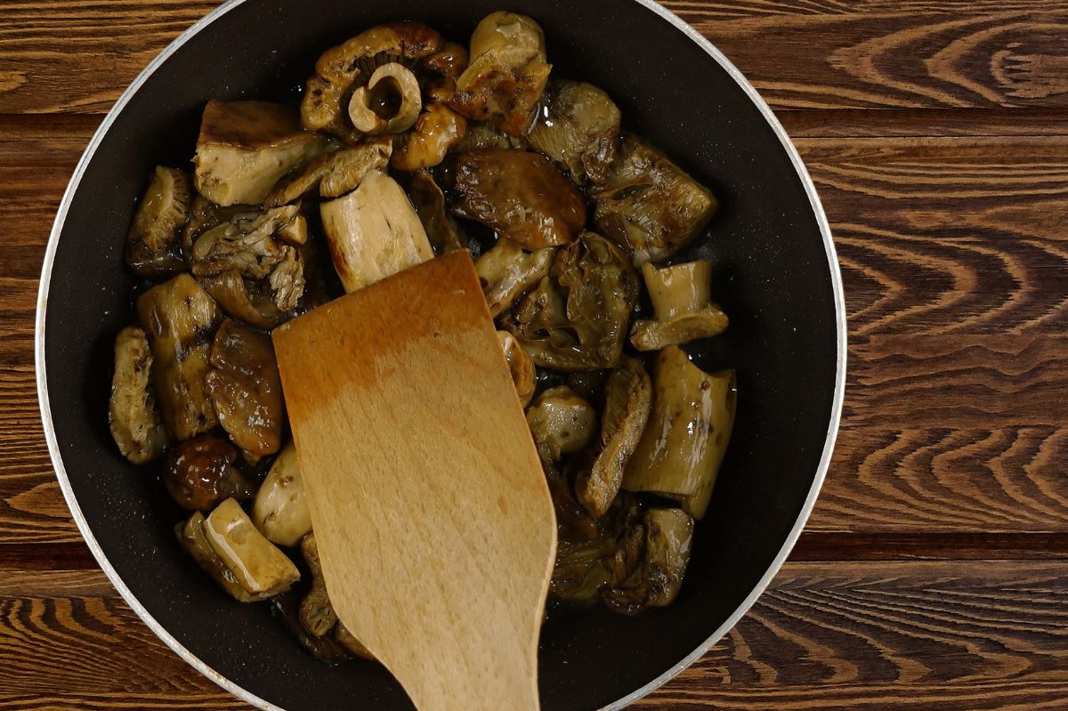 Never fry mushrooms like this. They will end up in the trash