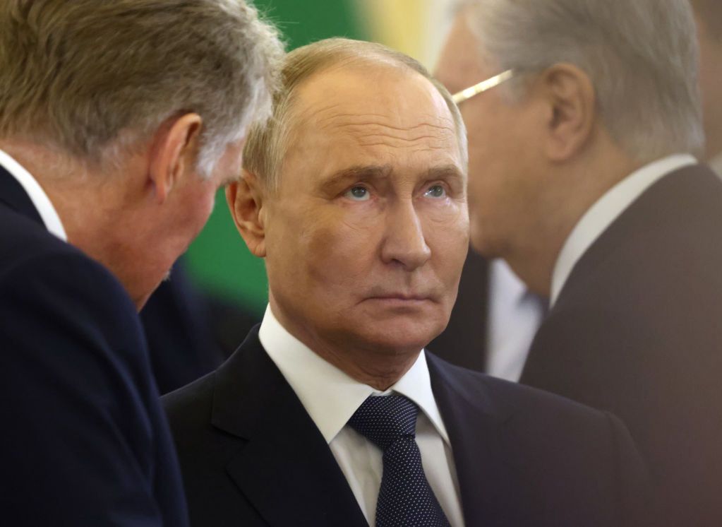 Putin's economic gamble: Wage growth stalls in Russia