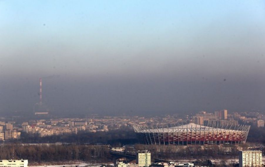 Ratusz znów ostrzega przed smogiem. Normy mogą zostać po raz kolejny przekroczone