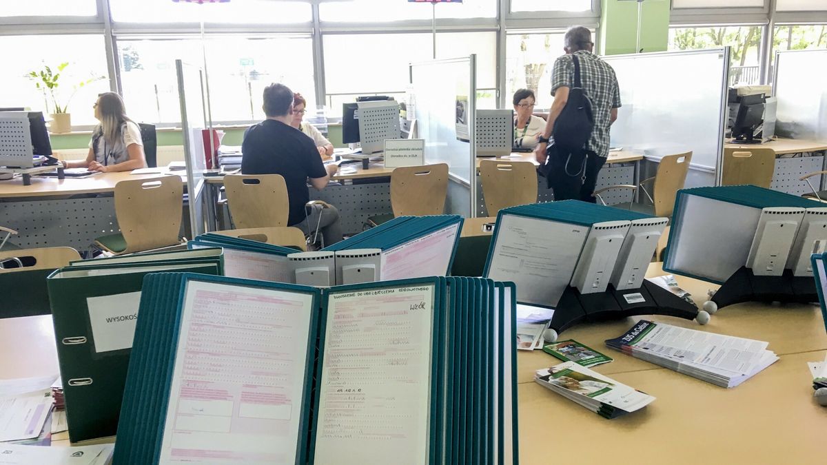 Reporter baza 2020-06-a
01.06.2018 Lodz. ZUS Inspektorat przy ulicy Lipiec Reymontowskich 11. Fot. Piotr Kamionka/REPORTER
Piotr Kamionka/REPORTER