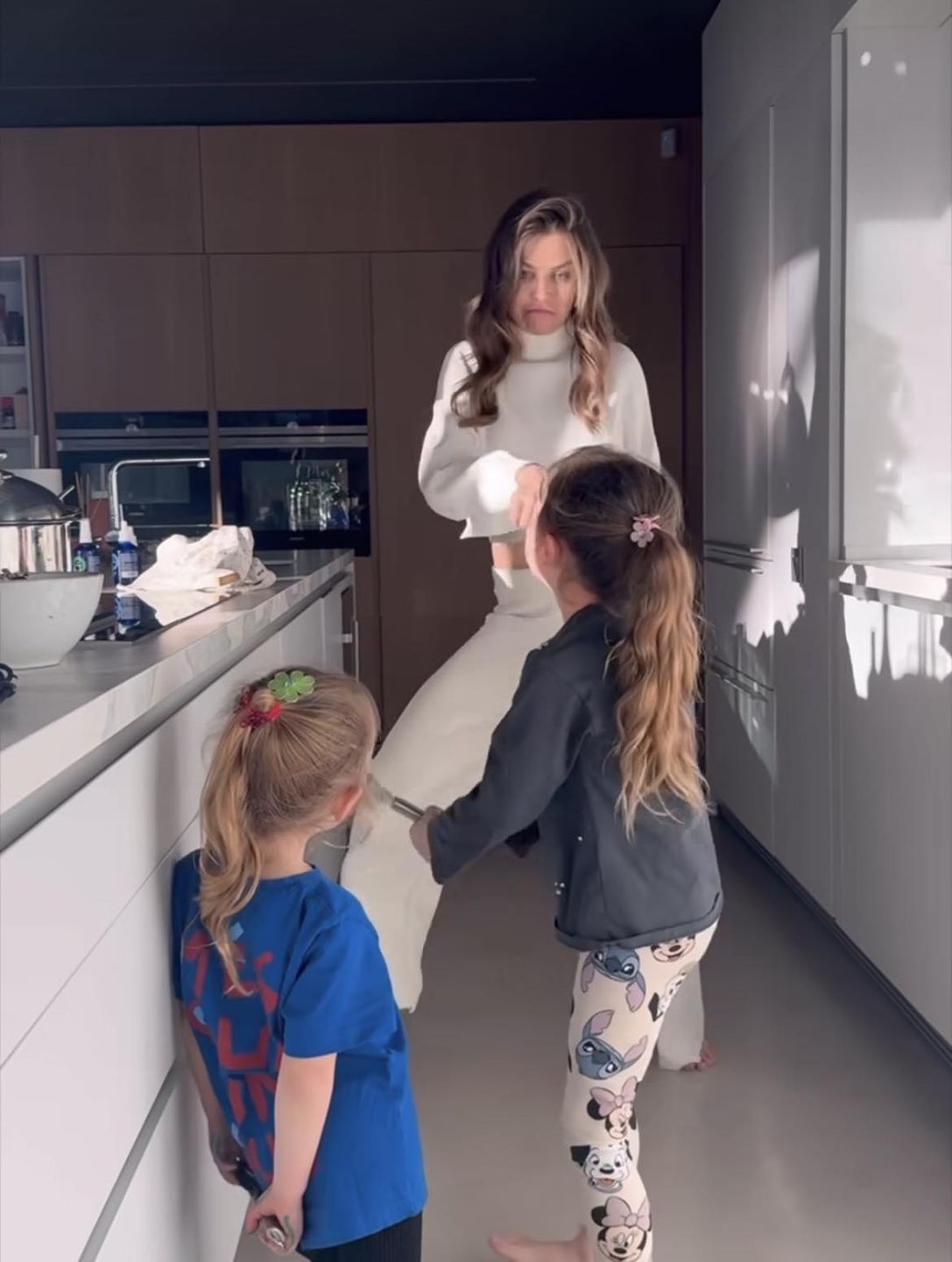 Anna Lewandowska szaleje z dziećmi w kuchni