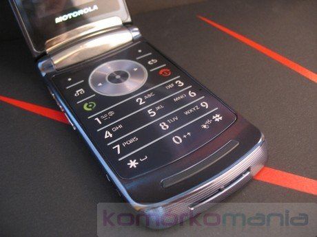 Cellna recenzja: MOTOROLA RAZR2 V8 2