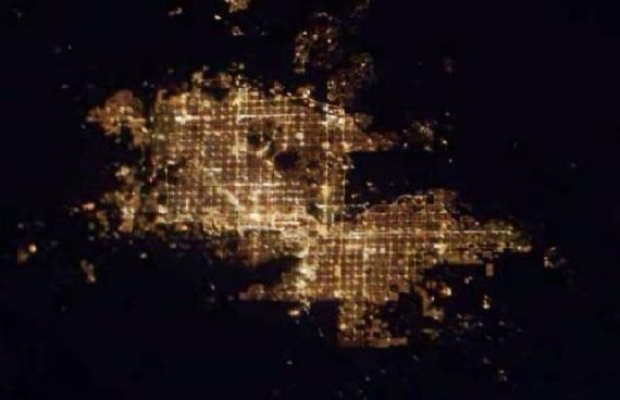 20 miast widzianych nocą z kosmosu
