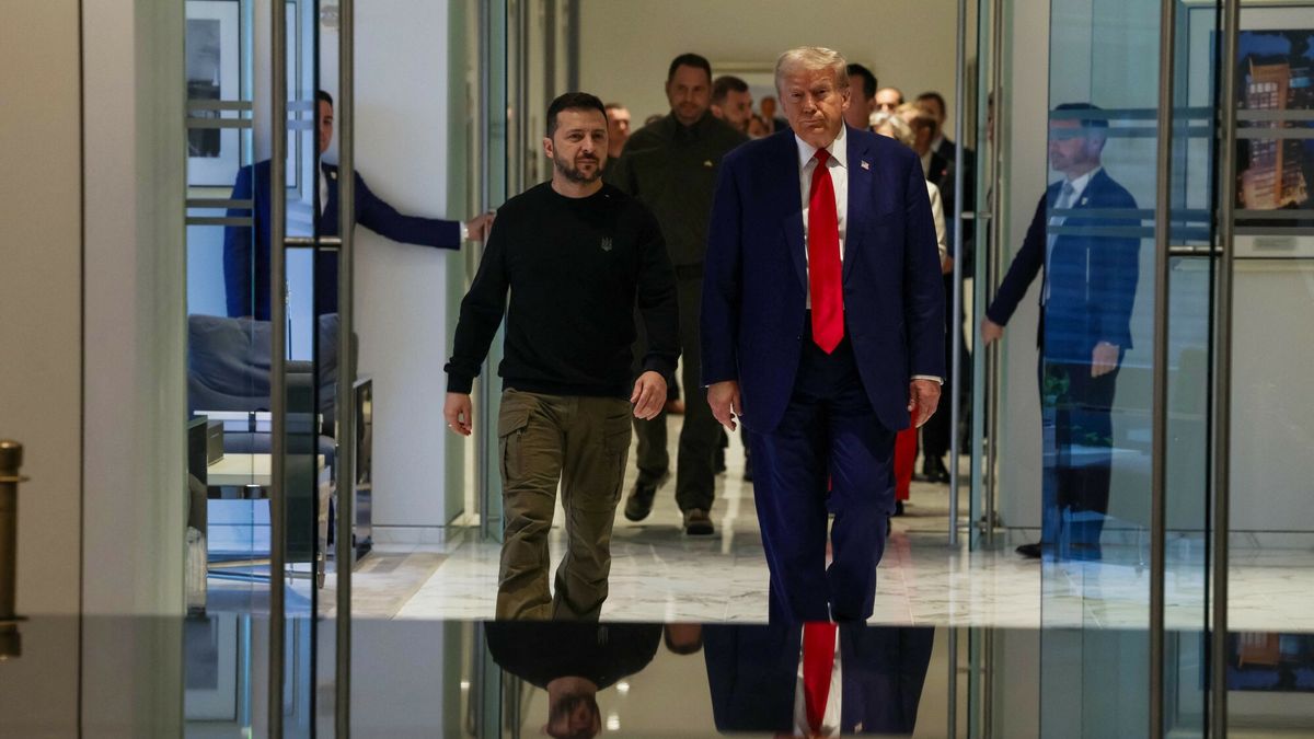 Temporary
NEW YORK, NEW YORK - SEPTEMBER 27: Ukrainian President Volodymyr Zelensky and Republican presidential nominee, former U.S. President Donald Trump, gather for a meeting on September 27, 2024 in New York City. The meeting coincides with President Zelensky's visit to New York for the United Nations General Assembly.   Alex Kent/Getty Images/AFP (Photo by Alex Kent / GETTY IMAGES NORTH AMERICA / Getty Images via AFP)
ALEX KENT