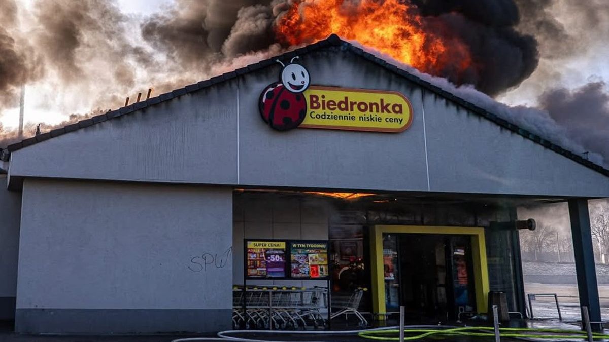 Pożar Biedronki w Polkowicach.