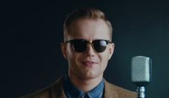 Mrozu z prawami młodości reklamuje aplikację mobilną BZ WBK (wideo)