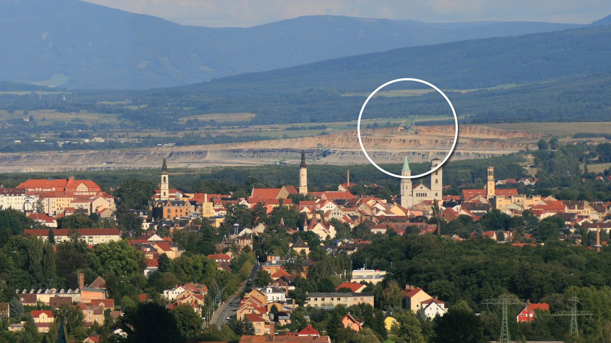 Widok na kopalnię Turów od strony Zittau