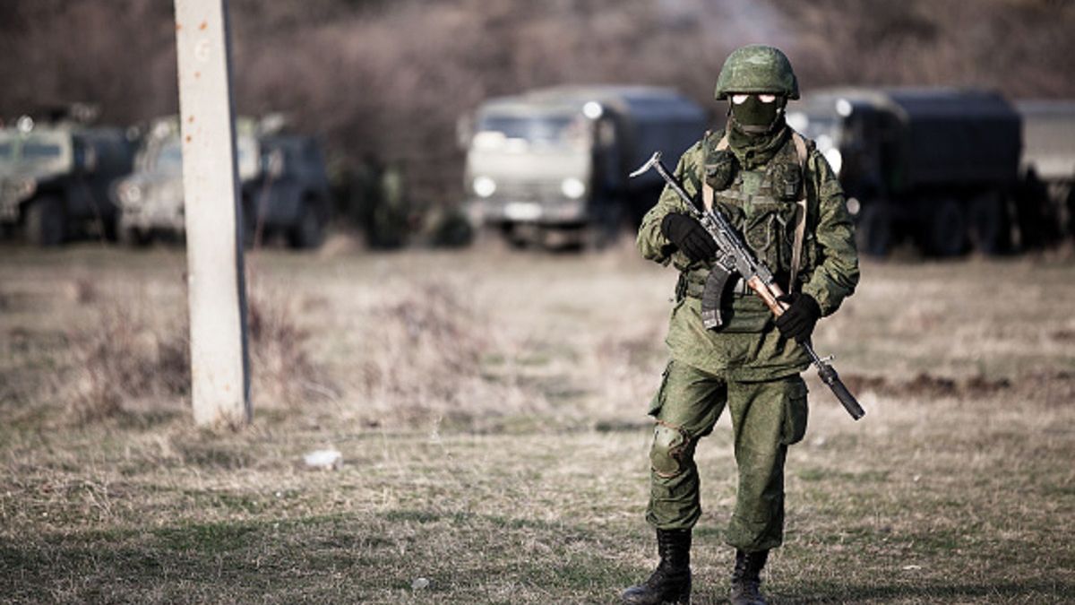 Rosyjski żołnierz na Krymie - zdjęcie ilustracyjne