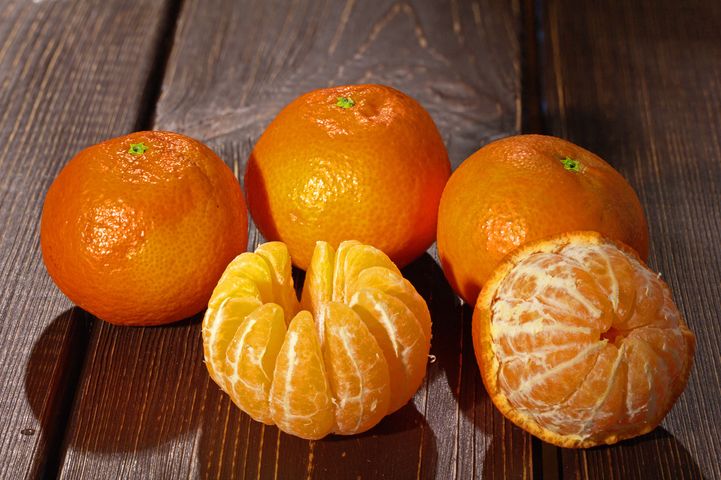 Klementynka to najprawdopodobniej krzyżówka mandarynki i słodkiej pomarańczy