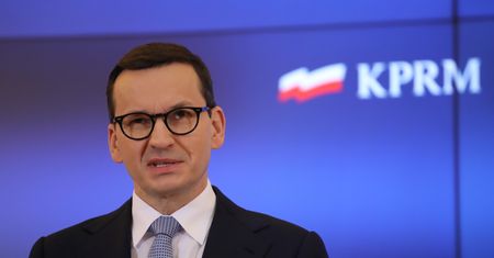 Protesty przeciw "lex TVN". Morawiecki: Tusk zachowywał się bardzo agresywnie