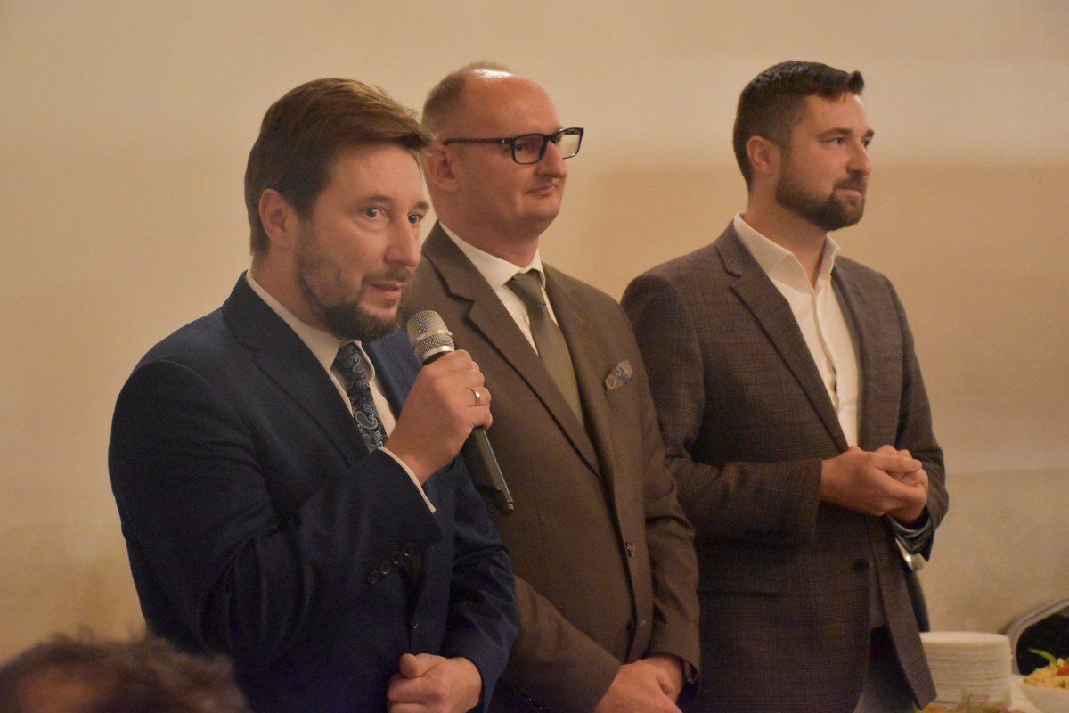 Koło Gospodyń Wiejskich w Chełmcach zaprosiło na tradycyjnego &#34;Pyrczoka&#34;. Na Sali Wiejskiej bawiło się 140 osób