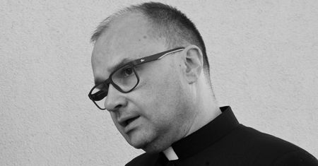 Poszli na mszę za ks. Andrzeja. Dostali wiadomość. "Panuje żałoba"
