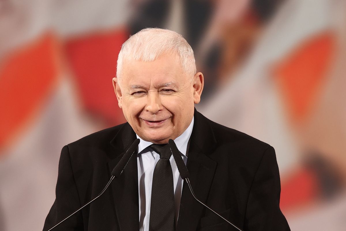 Kaczyński zakpił z szefa MON. "Czy tygryski są groźne?"