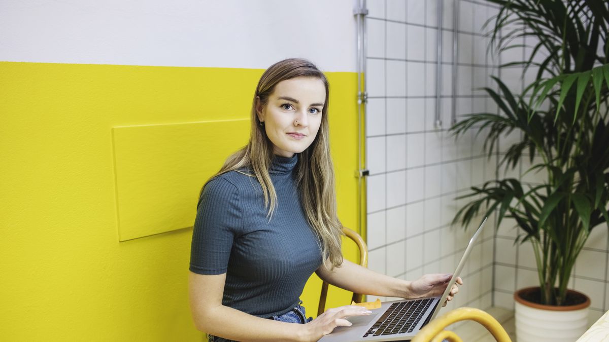 W pokoleniu Z są też osoby, które pracują po godzinach albo na kilku etatach. Fotografia ilustracyjna