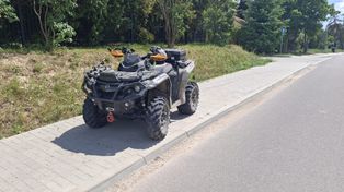 Lublin: Quad wypadł na chodnik, potrącił pieszego. Kierowca wyjaśniał, że to wszystko przez kota