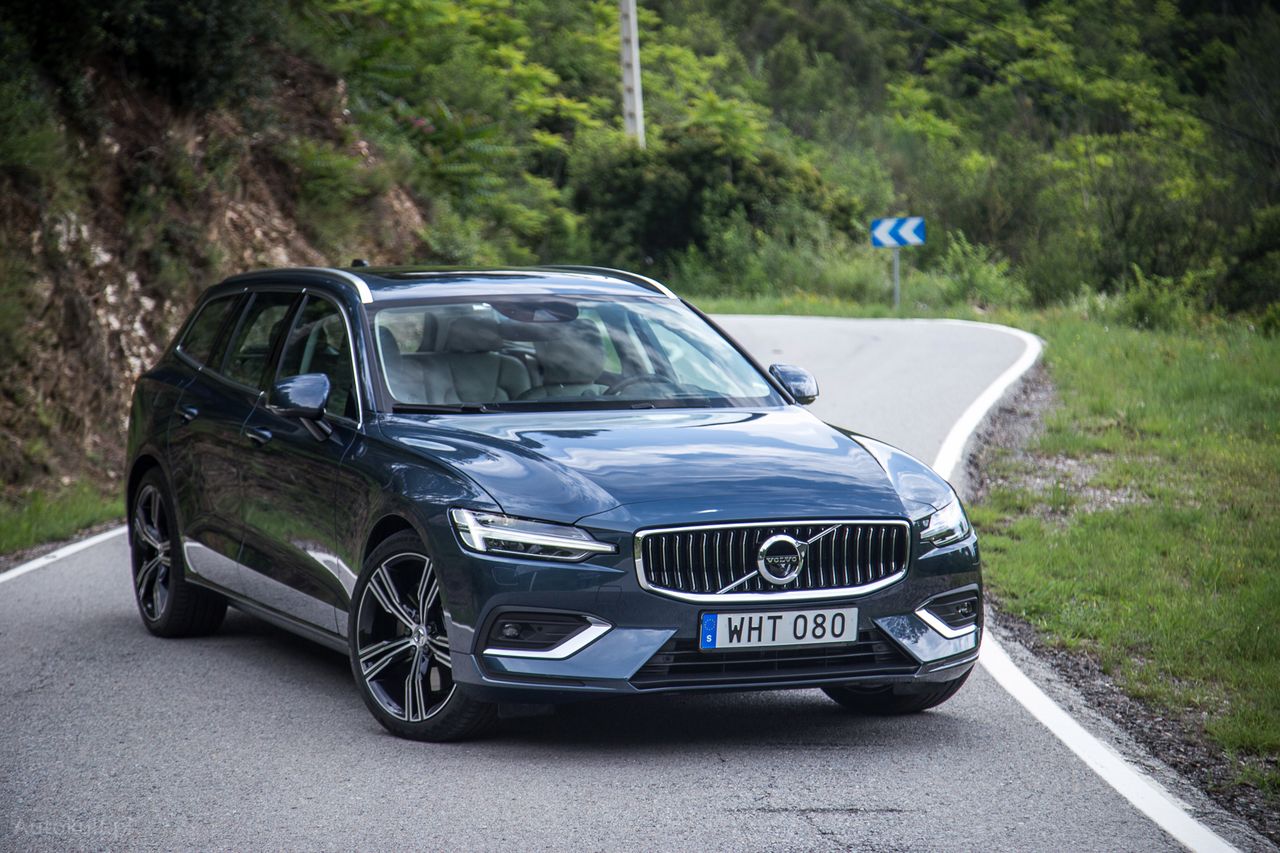 Volvo V60 D4 (2018) (fot. Mateusz Żuchowski)