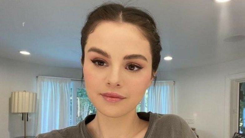 "Ciałopozytywna" Selena Gomez pozuje w BIKINI i pokazuje, jak wygląda jej ciało BEZ RETUSZU