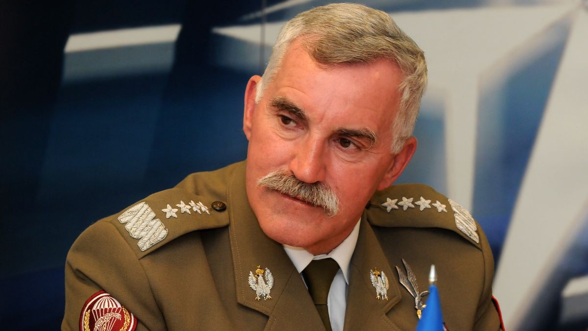 generał Mieczysław Bieniek