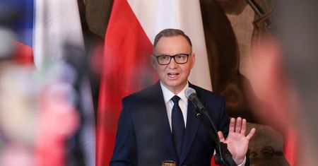 "Trzeba będzie ich wszystkich wyrzucić". Ostre słowa Dudy