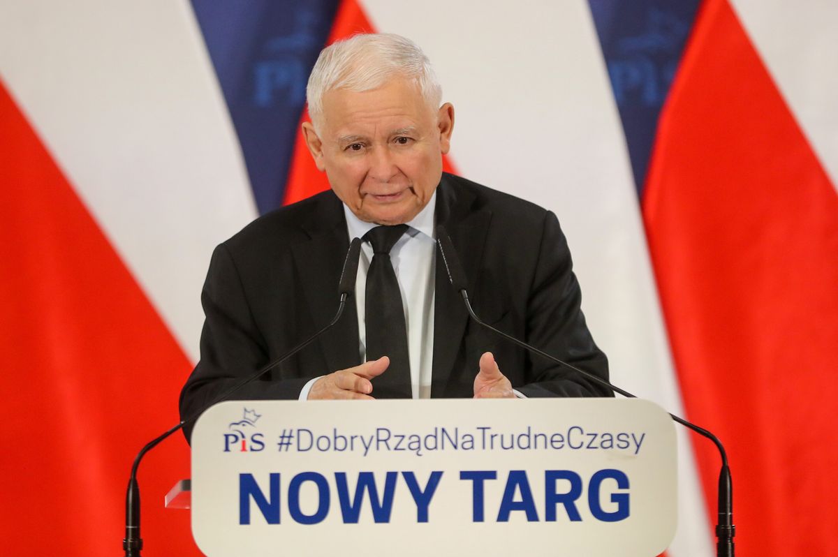 Prezes Prawa i Sprawiedliwości Jarosław Kaczyński podczas spotkania z mieszkańcami Nowego Targu