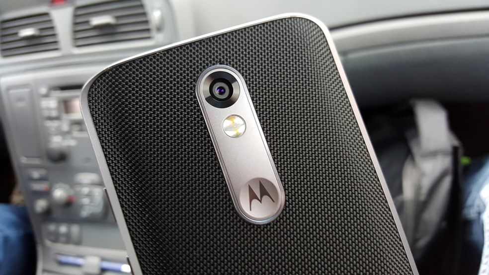 Lenovo Moto X (2017) na wizualizacji 1